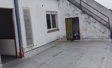 Casa en 2 Plantas con Jardin, Quincho, Garage, Balcon y Terraza - Banfield