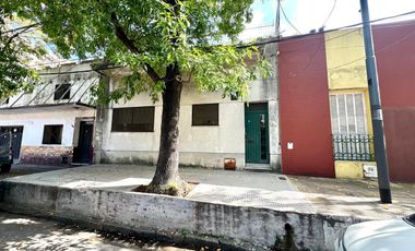 CASA CON DOS PHS EN BLOCK CON PATIO TERRAZA Y PARRILLA EN LA BOCA VENTA