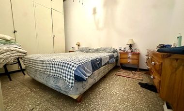 CASA CON DOS PHS EN BLOCK CON PATIO TERRAZA Y PARRILLA EN LA BOCA VENTA