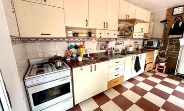 CASA CON DOS PHS EN BLOCK CON PATIO TERRAZA Y PARRILLA EN LA BOCA VENTA