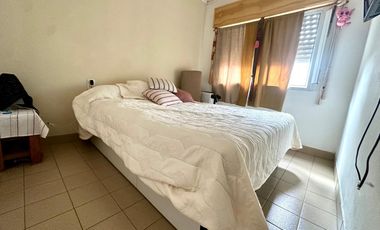 CASA CON DOS PHS EN BLOCK CON PATIO TERRAZA Y PARRILLA EN LA BOCA VENTA