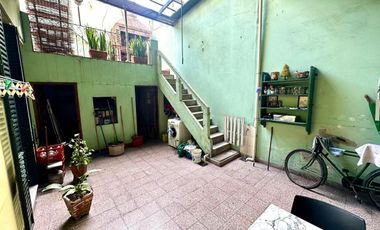 CASA CON DOS PHS EN BLOCK CON PATIO TERRAZA Y PARRILLA EN LA BOCA VENTA