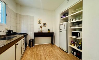 CASA VENTA 6 AMBIENTES MARTINEZ