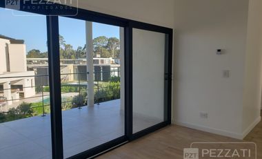 Casa en  venta en Barrio Privado Rumenco Joven. 3 dormitorios (1 suite) . Garage doble. Jardin