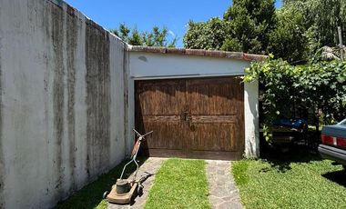 Casa 3 Amb.   2 Locales con Renta y Gran Estacionamiento – ¡Oportunidad de Inversión!