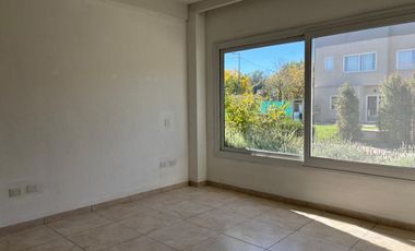 Venta/Alquiler casa en Barrio Buenos Aires Village -  Bella Vista