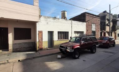Casa en Güemes A DEMOLER , OPORTUNIDAD INVERSIONISTA. Zona Cañada