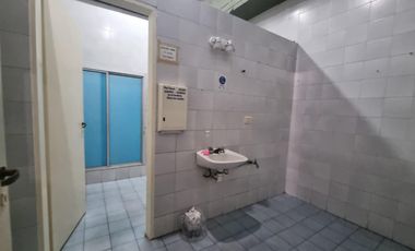 VENTA GALPÓN BURZACO CENTRO, 747 M² LOSA. 905 m² TOTALES.