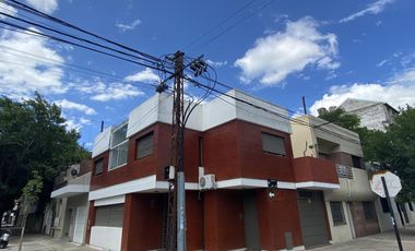 Casa 4 dormitorios luminosa barrios abasto cochera