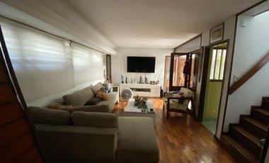 Casa 4 dormitorios luminosa barrios abasto cochera