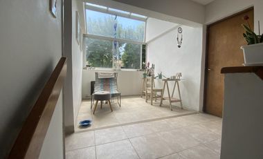 Casa 4 dormitorios luminosa barrios abasto cochera