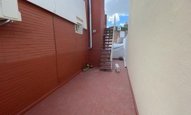 Casa 4 dormitorios luminosa barrios abasto cochera