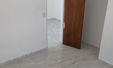 PH de tres ambientes con patio a la venta en Wilde