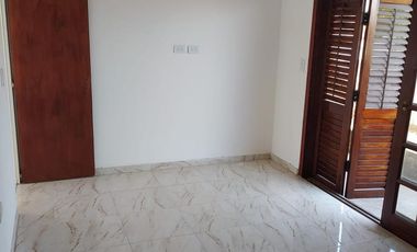 PH de tres ambientes con patio a la venta en Wilde