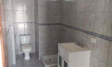 PH de tres ambientes con patio a la venta en Wilde