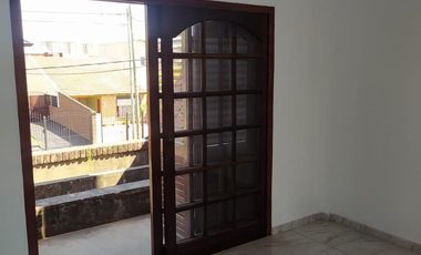 PH de tres ambientes con patio a la venta en Wilde