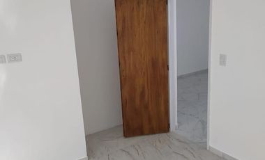 PH de tres ambientes con patio a la venta en Wilde