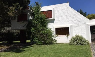 CASA EN VENTA CLUB DE CAMPO EL MORO ESTILO CAMPO EN 2 PLANTAS
