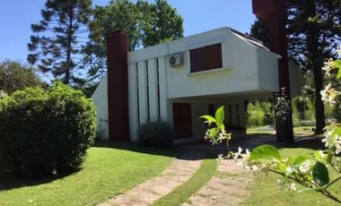 CASA EN VENTA CLUB DE CAMPO EL MORO ESTILO CAMPO EN 2 PLANTAS