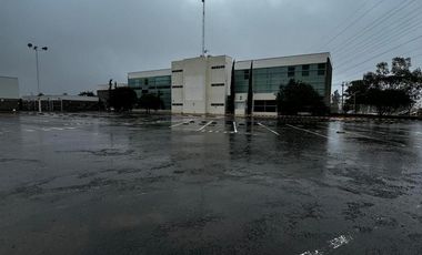 Edificio de Oficinas y Naves en Renta Mahatma Gandhi Aguascalientes.