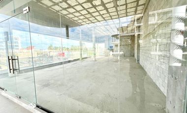 Local Plaza Punto Laguna