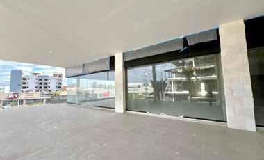 Local Plaza Punto Laguna