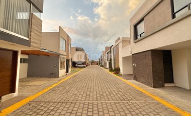 CASA EN RENTA EN CLARENZA RESIDENCIAL, ZONA SAN BERNARDINO TLAXCALANCINGO, PUEBLA