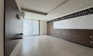 CASA CON 4 HABITACIONES EN RENTA EN PALMAS