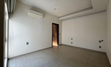 CASA CON 4 HABITACIONES EN RENTA EN PALMAS