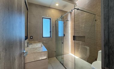 CASA CON 4 HABITACIONES EN RENTA EN PALMAS