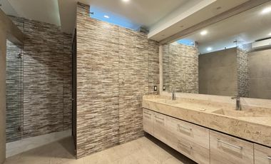 CASA CON 4 HABITACIONES EN RENTA EN PALMAS