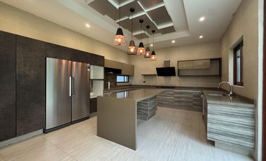 CASA CON 4 HABITACIONES EN RENTA EN PALMAS