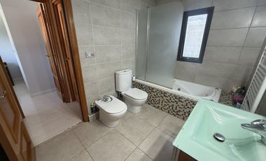 VENTA Casa 3 dormitorios, gran parque con piscina y quincho completo - Funes