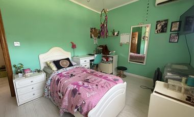 VENTA Casa 3 dormitorios, gran parque con piscina y quincho completo - Funes