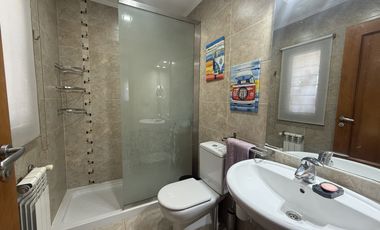 VENTA Casa 3 dormitorios, gran parque con piscina y quincho completo - Funes