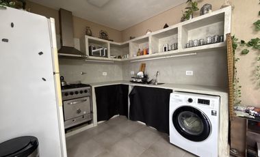 VENTA Casa 3 dormitorios, gran parque con piscina y quincho completo - Funes