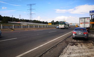 Terreno en renta sobre carretera Mexico-Toluca, uso suelo mixto