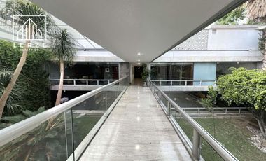 Casa en Renta/Venta para Oficinas en las Lomas. V