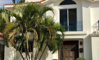 Casa en  renta en El Cid