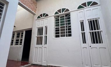 Casona en renta ideal para oficinas, notaria o agencia aduanal.