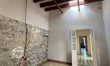 Casona en renta ideal para oficinas, notaria o agencia aduanal.