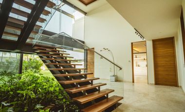 Espectacular casa en renta dentro de privada en Mérida