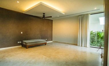 Espectacular casa en renta dentro de privada en Mérida