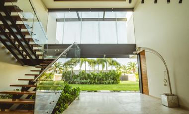 Espectacular casa en renta dentro de privada en Mérida