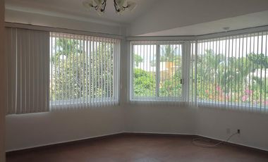 Casa sola en privada