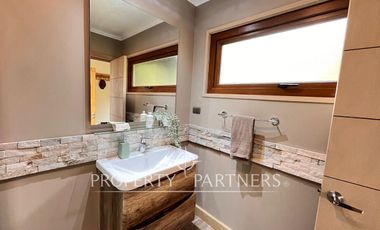 Casa con vista panoramica al Lago Ranco y volcanes