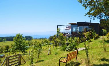 Casa con vista panoramica al Lago Ranco y volcanes