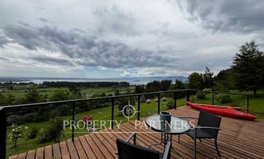 Casa con vista panoramica al Lago Ranco y volcanes