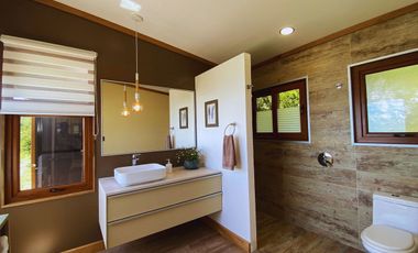 Casa con vista panoramica al Lago Ranco y volcanes