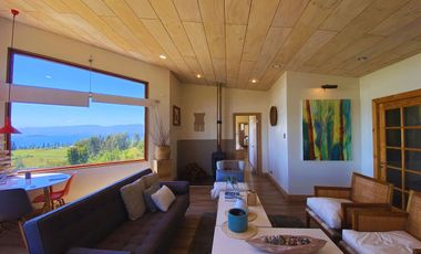 Casa con vista panoramica al Lago Ranco y volcanes